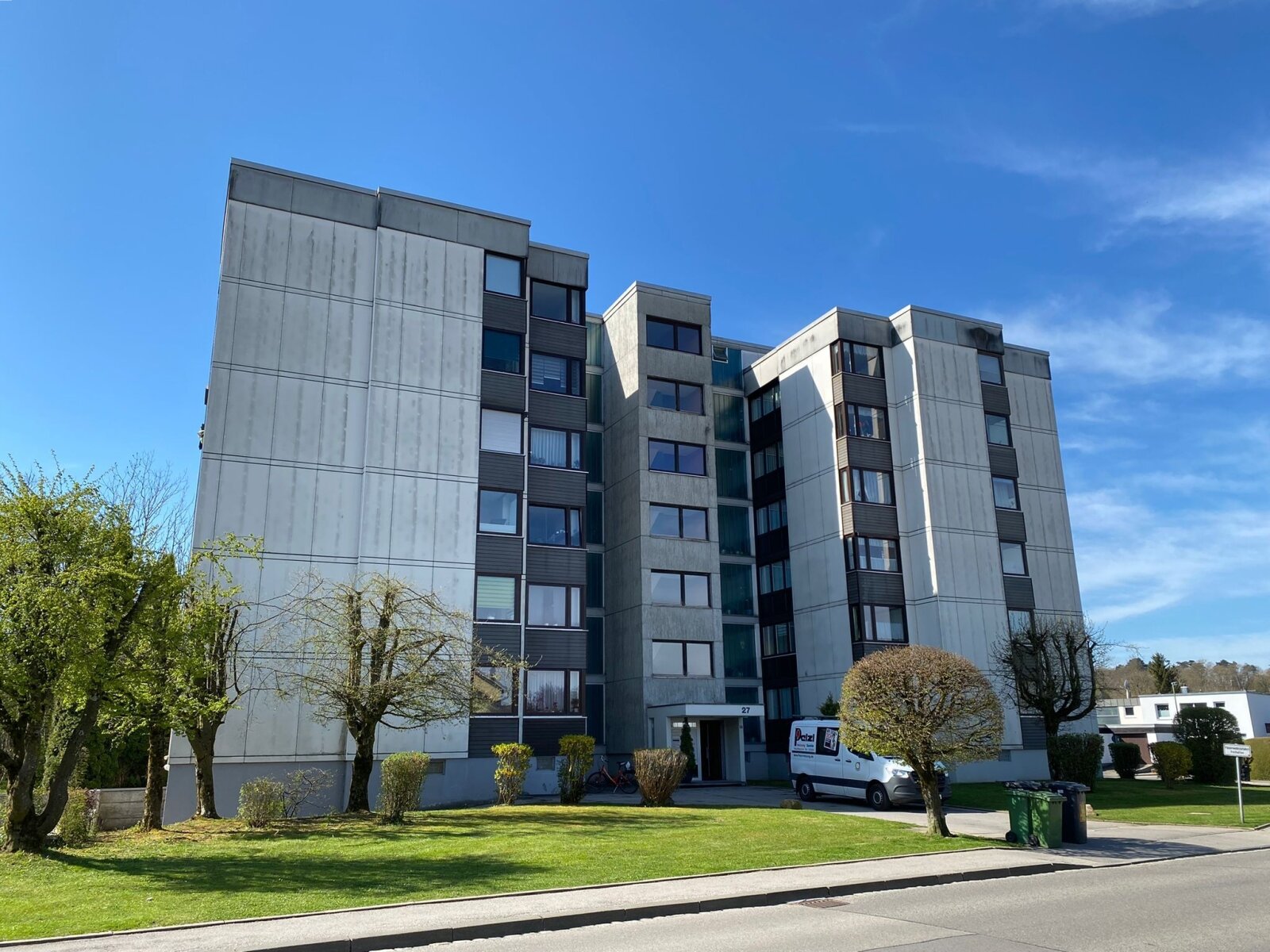 Preiswerte und großzügig geschnittene 3-ZKB-Mietwohnung im Wohngebiet Haken Preiswerte und großzügig geschnittene 3-ZKB-Mietwohnung im Wohngebiet Haken