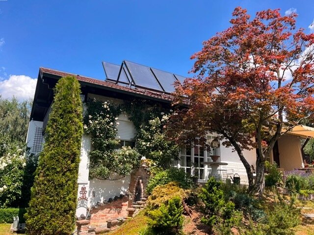 Charmantes Einfamilienhaus mit großzügigem Garten – Wohnen und Wohlfühlen in Irsee Charmantes Einfamilienhaus mit großzügigem Garten – Wohnen und Wohlfühlen in Irsee