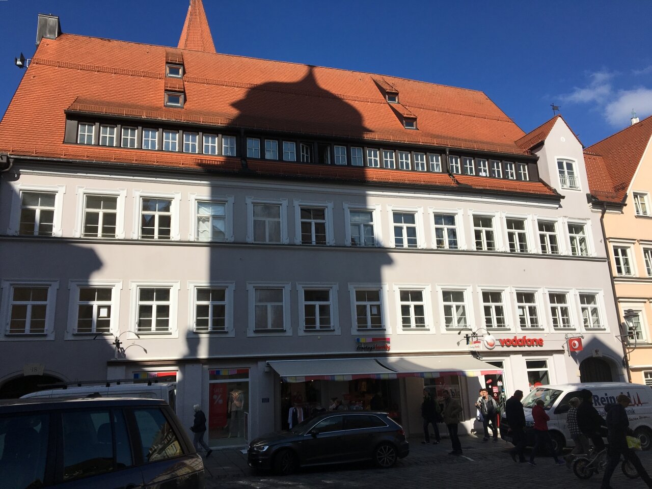 Sehr schöne, großzügige 4-Zimmer-Wohnung mit Balkon und Garage in zentraler Innenstadtlage Sehr schöne, großzügige 4-Zimmer-Wohnung mit Balkon und Garage in zentraler Innenstadtlage